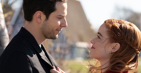 Image of post for 1:blogen cazoeys extraordinary christmas will premiere on december 1 on the roku channel canada